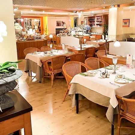 Ost Am Kö Hotel 3*