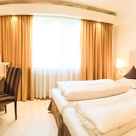 시티 오스트 암 쾨 3* 아우크스부르크