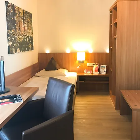 시티 오스트 암 쾨 3* 아우크스부르크