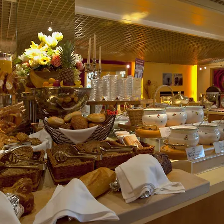 시티 오스트 암 쾨 3* 아우크스부르크